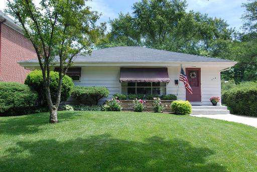 235 Spring Ave., Glen Ellyn, IL 60137
