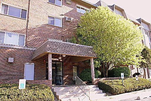 2300 Beau Monde Ter. #409, Lisle, IL 60532