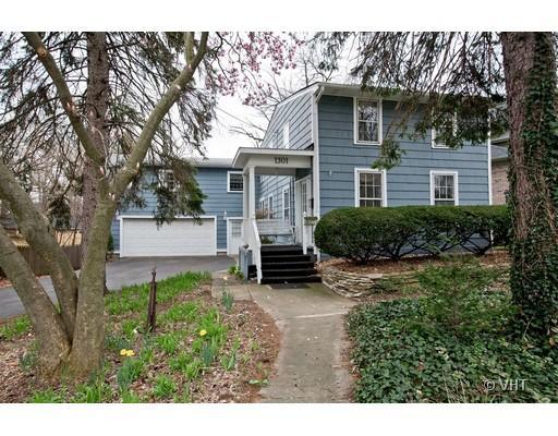 1301 Maple Ave., Downers Grove, IL 60515
