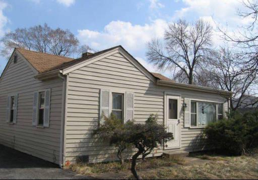 455 Anthony Tr., Northbrook, IL 60062