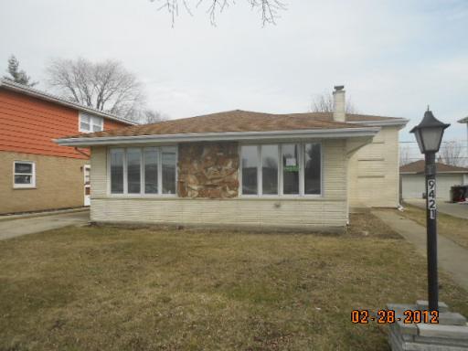 9421 Menard Ave., Oak Lawn, IL 60453