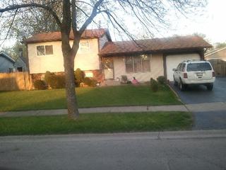 134 Valley Dr., Bolingbrook, IL 60440