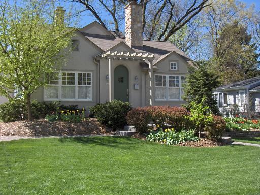 258 Taylor Ave., Glen Ellyn, IL 60137