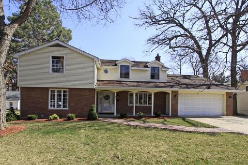 107 N Hickory Ave., Bartlett, IL 60103
