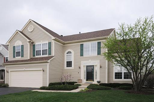 2 Barharbor Ct., Lake In The Hills, IL 60156