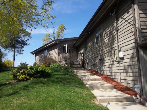 3327 N Bayview Ln., Mchenry, IL 60051
