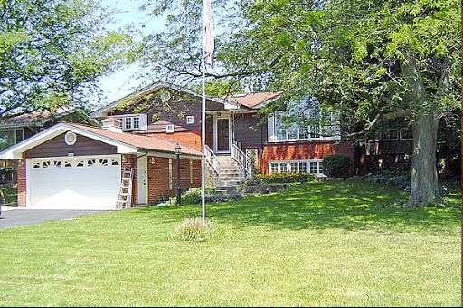 5864 W 97th St., Oak Lawn, IL 60453