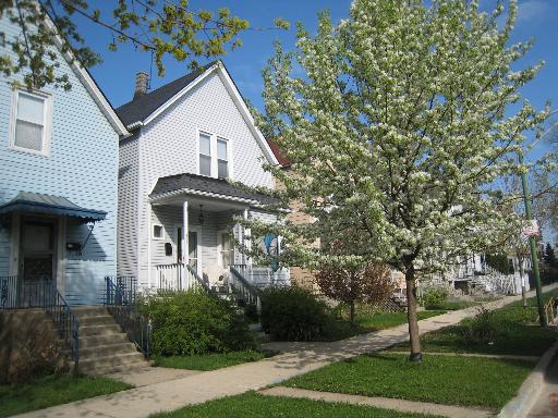 2712 N Saint Louis St., Chicago, IL 60647