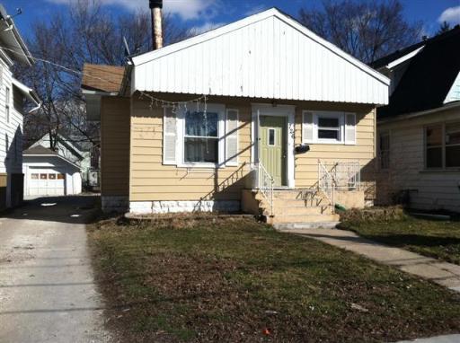 726 Jackson St., Aurora, IL 60505