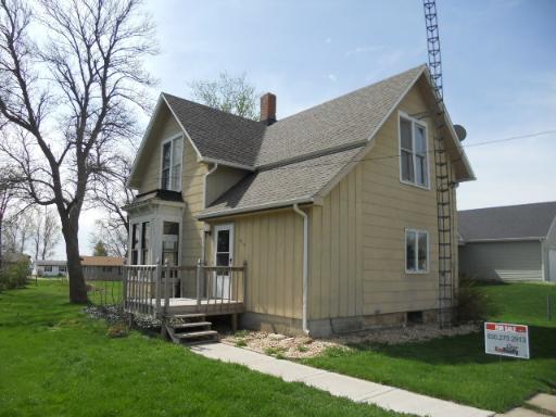 210 W Kirkegate, Lee, IL 60530