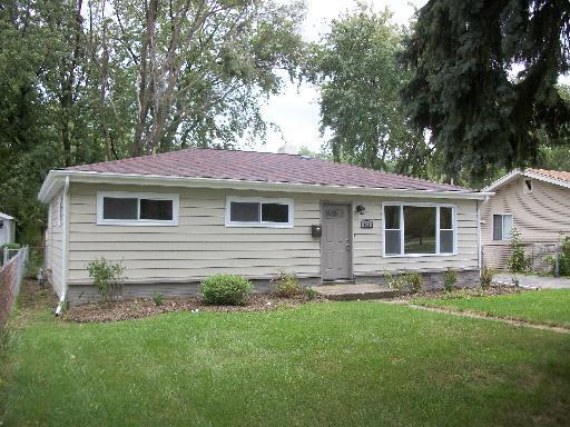 631 W Ridge Rd., Villa Park, IL 60181