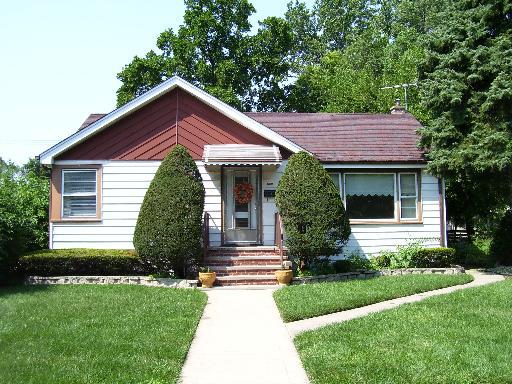 9624 S 52nd Ave., Oak Lawn, IL 60453