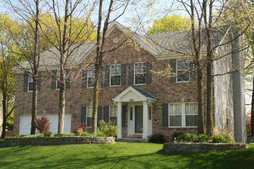 205 S Oakleaf Rd., Algonquin, IL 60102
