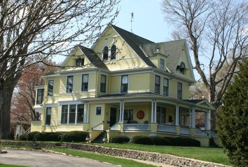 724 W State St., Sycamore, IL 60178