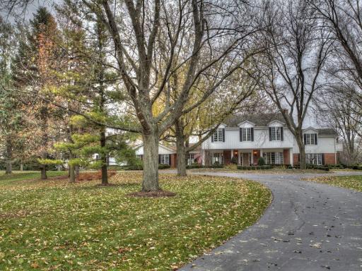 422 Caesar Dr., Barrington Hills, IL 60010