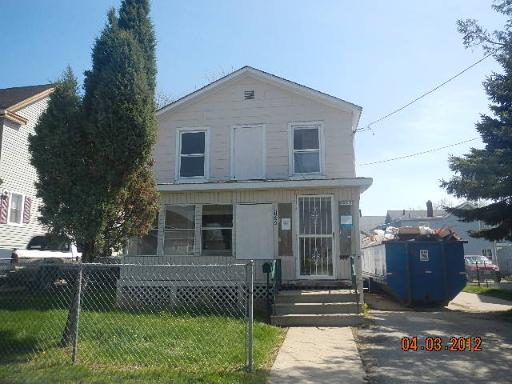 132 5th St., Aurora, IL 60505