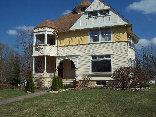 432 Somonauk St., Sycamore, IL 60178