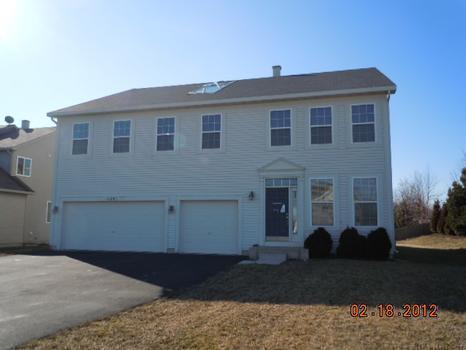 120 Ruzich Dr., Bartlett, IL 60103