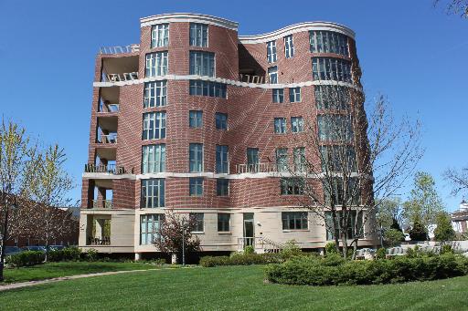 520 Washington St. #304, Naperville, IL 60540