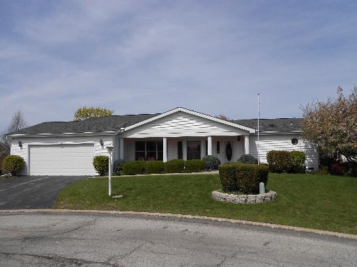 10 Surrey Ct., Grayslake, IL 60030
