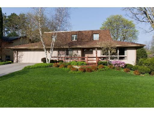 2862 Woodhill Dr., Rockford, IL 61114