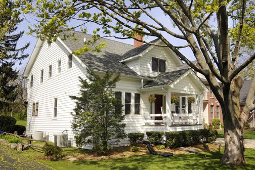 744 Kenilworth Ave., Glen Ellyn, IL 60137
