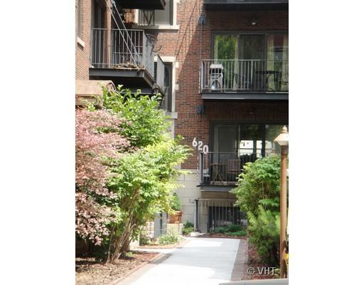 620 W Aldine Ave. #1W, Chicago, IL 60657