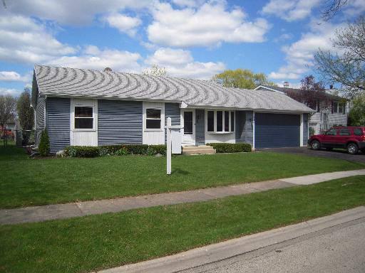 830 Bay Ct., Bartlett, IL 60103