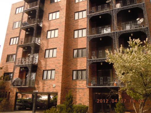 9332 Landings Ln. #601, Des Plaines, IL 60016