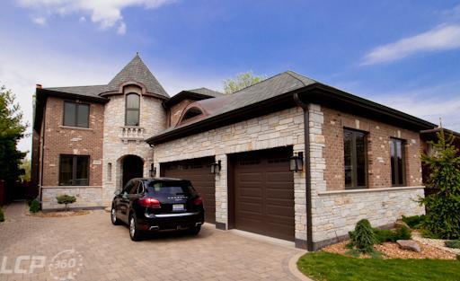 8700 W Sunset Rd., Niles, IL 60714