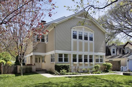 1113 Blackthorn Ln., Northbrook, IL 60062