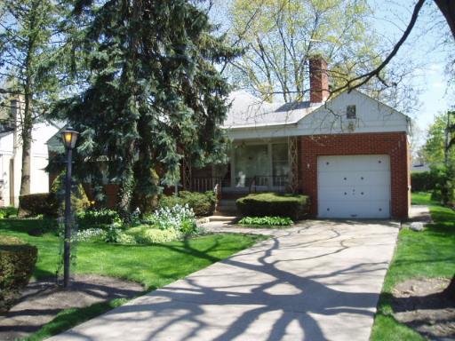 915 Rolling Pass Ave., Glenview, IL 60025