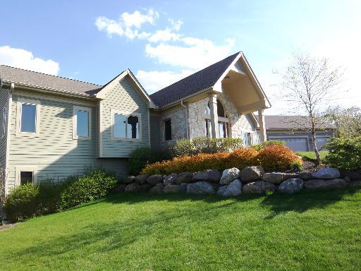 1208 Majestic Dr., Mchenry, IL 60051