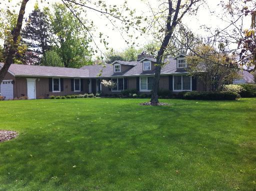 729 Country Dr., Barrington, IL 60010