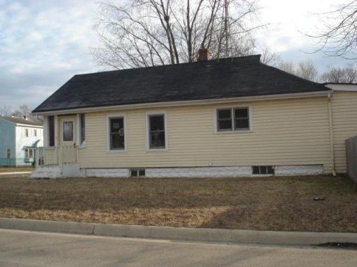 701 Marie Ave., Machesney Park, IL 61115