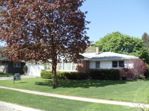 1825 Perry Ct., Sycamore, IL 60178
