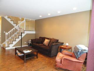 305 Shadowbend Dr., Wheeling, IL 60090
