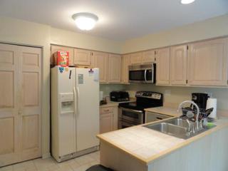 305 Shadowbend Dr., Wheeling, IL 60090
