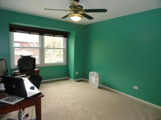 305 Shadowbend Dr., Wheeling, IL 60090