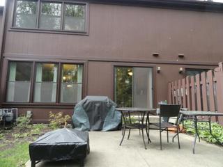 305 Shadowbend Dr., Wheeling, IL 60090