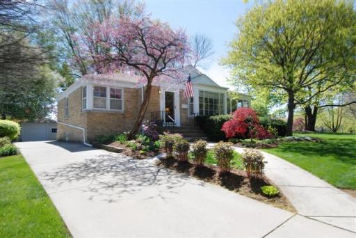 337 Windsor Ave., Glen Ellyn, IL 60137