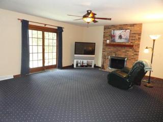 1344 Trinity Pl., Libertyville, IL 60048