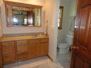 1344 Trinity Pl., Libertyville, IL 60048