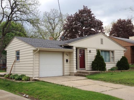 716 Peter Ave., Rockford, IL 61108