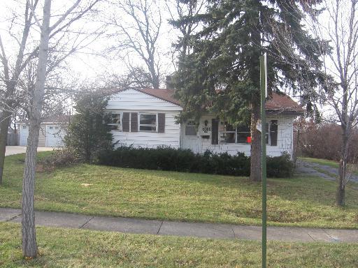6300 Barrett St., Downers Grove, IL 60516