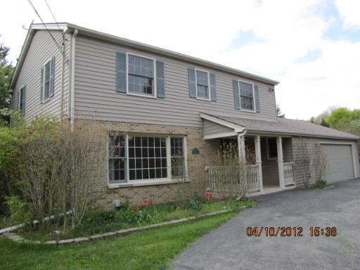 166 Sunnybrook Rd., Glen Ellyn, IL 60137