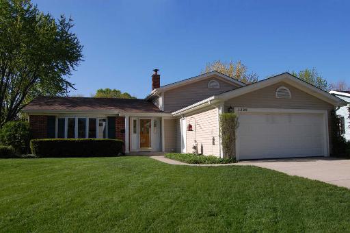1509 W Suffield Ct., Arlington Heights, IL 60004
