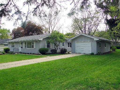 326 Maple Ln., Geneva, IL 60134