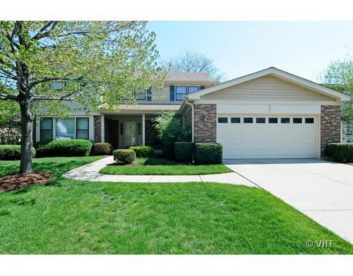 2551 N Douglas Ave., Arlington Heights, IL 60004