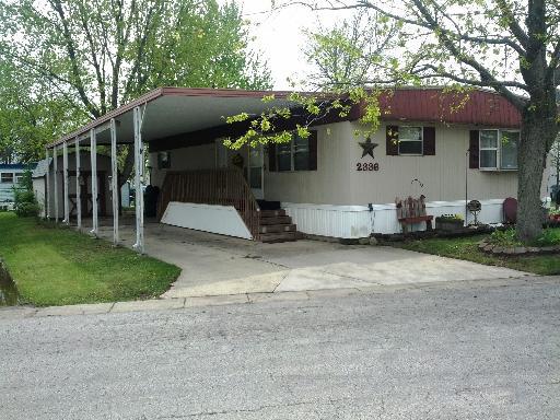 2336 Briarwood Ln., Sycamore, IL 60178